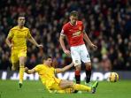 steven-gerrard-james-wilson-manchester-united-liverpool_20141214_223931.jpg