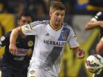 steven-gerrard-kejarbolaeee_20150712_144818.jpg
