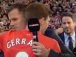 steven-gerrard-memeluk-jamie-carragher_20150527_023839.jpg