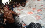 stok-beras-bulog_20141215_170340.jpg