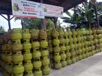 stok-gas-elpiji-tabung-3-kilogram-di-kecamatan-nunukan_20150407_134122.jpg