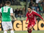 striker-almere-city-asal-indonesia-ezra-walian_20180507_111143.jpg