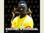 striker-anyar-bhayangkara-fc-ezechiel-ndouassel.jpg