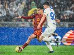 striker-as-roma-paulo-dybala-menendang-bola-saat-melawan-inter-milan-di-liga-italia.jpg