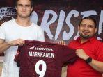 striker-baru-psm-makassar-eero-markkanen-kiri-dan-ceo-psm-makassar.jpg
