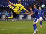 striker-borussia-dortmund-erling-haaland-mencetak-gol-akrobatik.jpg