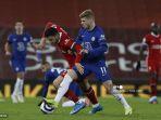 striker-chelseatimo-werner-kanan-bertarung-dengan-bek-liverpool-ozan-kabak.jpg