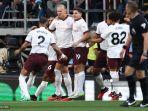 striker-erling-haaland-merayakan-gol-pertamanya-untuk-timnya.jpg