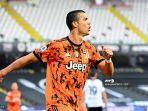striker-juventus-cristiano-ronaldo-merayakan-setelah-mencetak-gol-ke-gawang-spezia.jpg