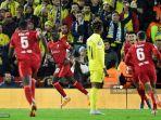 striker-liverpool-asal-senegal-sadio-mane-merayakan-setelah-mencetak-gol-kedua-timnya.jpg