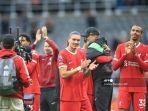 striker-liverpool-asal-uruguay-09-darwin-nunez-tengah-merayakan-setelah-peluit-akhir.jpg