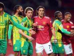striker-manchester-united-asal-uruguay-edinson-cavani-tengah.jpg
