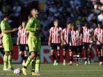 striker-manchester-united-cristiano-ronaldo-bereaksi-ketika-pemain-brentford-merayakan-gol-keempat.jpg