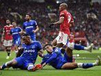 striker-manchester-united-prancis-anthony-martial-mencetak-gol-pertama-timnya-lawan-everton.jpg