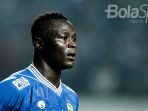 striker-persib-bandung-ezechiel-n-douassel_20180729_212434.jpg