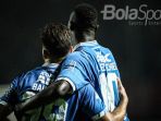 striker-persib-bandung-ezechiel-ndouassel_20181103_134504.jpg