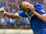 striker-persib-bandung-ferdinand-sinaga_20141121_145547.jpg