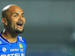 striker-persib-bandung-sergio-van-dijk_20180731_101912.jpg