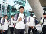 striker-timnas-indonesia-u-20-arkhan-kaka-saat-hendak-bertolak.jpg