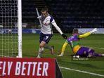 striker-tottenham-hotspur-asal-wales-gareth-bale-kanan-merayakan-gol-pertama-mereka.jpg