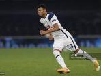 striker-tottenham-hotspur-inggris-dane-scarlett-beraksi-saat-lawan-wolfsberg.jpg