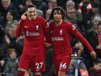 striker-uruguay-liverpool-darwin-nunez-kiri-merayakan-dengan-alexander-arnold.jpg