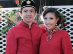 suami-ayu-dewi-regi-datau-pamer-aksi-main-drum-di-acara-ulang-tahunnya_20181015_113122.jpg