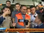 suap-mantan-ketua-mk-bupati-buton-nonaktif-ditahan-kpk_20170127_121714.jpg