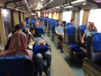 suasana-di-dalam-kereta-api-argo-parahyangan-tujuan-jakarta-bandung_20170702_161951.jpg