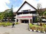 suasana-di-depan-kantor-wali-kota-sorong-papua-barat.jpg