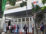 suasana-di-depan-rutan-k4-kpk-ketika-kunjungan-keluarga-h.jpg