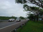 suasana-di-rest-area-km-72-a-tol-cipularang-nih3.jpg