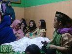 suasana-di-rumah-duka-istri-ustaz-nur-maulana.jpg