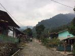 suasana-di-rumah-pengungsi-gunung-mas.jpg