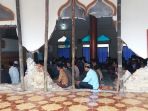 suasana-di-salah-satu-masjid-di-kalibening-banjarnegara-pasca-gempa-bumi_20180524_131506.jpg