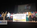 suasana-haru-ketika-puluhan-para-guru-memberikan-dana-solidaritas-cinta_20180519_201732.jpg