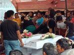 suasana-haru-pemakaman-korban-pembunuhan-satu-keluarga-di-bekasi.jpg