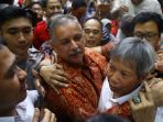 suasana-haru-saat-mantan-bos-pln-sofyan-basir-divonis-bebas_20191104_152754.jpg