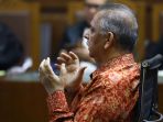 suasana-haru-saat-mantan-bos-pln-sofyan-basir-divonis-bebas_20191104_154851.jpg