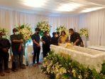 suasana-ibadah-penghiburan-bagi-almarhum-klemen-tinal-d.jpg