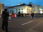 suasana-jalan-asia-afrika-kota-bandung-saat-ppkm-level-3_20220212_232940.jpg