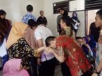 suasana-mengharukan-menyelimuti-ruang-persidangan-prof-r-soebekti_20170927_102711.jpg