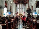 suasana-nobar-gereja-katedral.jpg