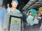 suasana-pemakaman-iptu-budi-riono-polisi-bunuh-diri_20151102_095531.jpg