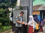 suasana-pembelajaran-tatap-muka-terbatas-hari-pertama-di-sdn-01-bedahan-senin-4102021.jpg