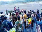 suasana-penyambutan-prabowo-di-bandara-toraja.jpg