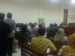 suasana-persidangan-bripka-fitriani-dan-bripda-muh-rijal-di-pengadilan-negeri-bulukumba_20170810_160321.jpg