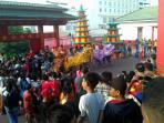 suasana-pertunjukan-barongsai-di-kelenteng-guang-de-miao_20160208_095613.jpg