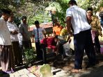 suasana-pondok-tebuireng-menunggu-kedatangan-jenazah-gus-sholah_20200203_094553.jpg