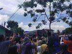 suasana-pra-rekonstruksi-pembunuhan-ibu-dan-anak-di-jalan-tanjung-harapan.jpg